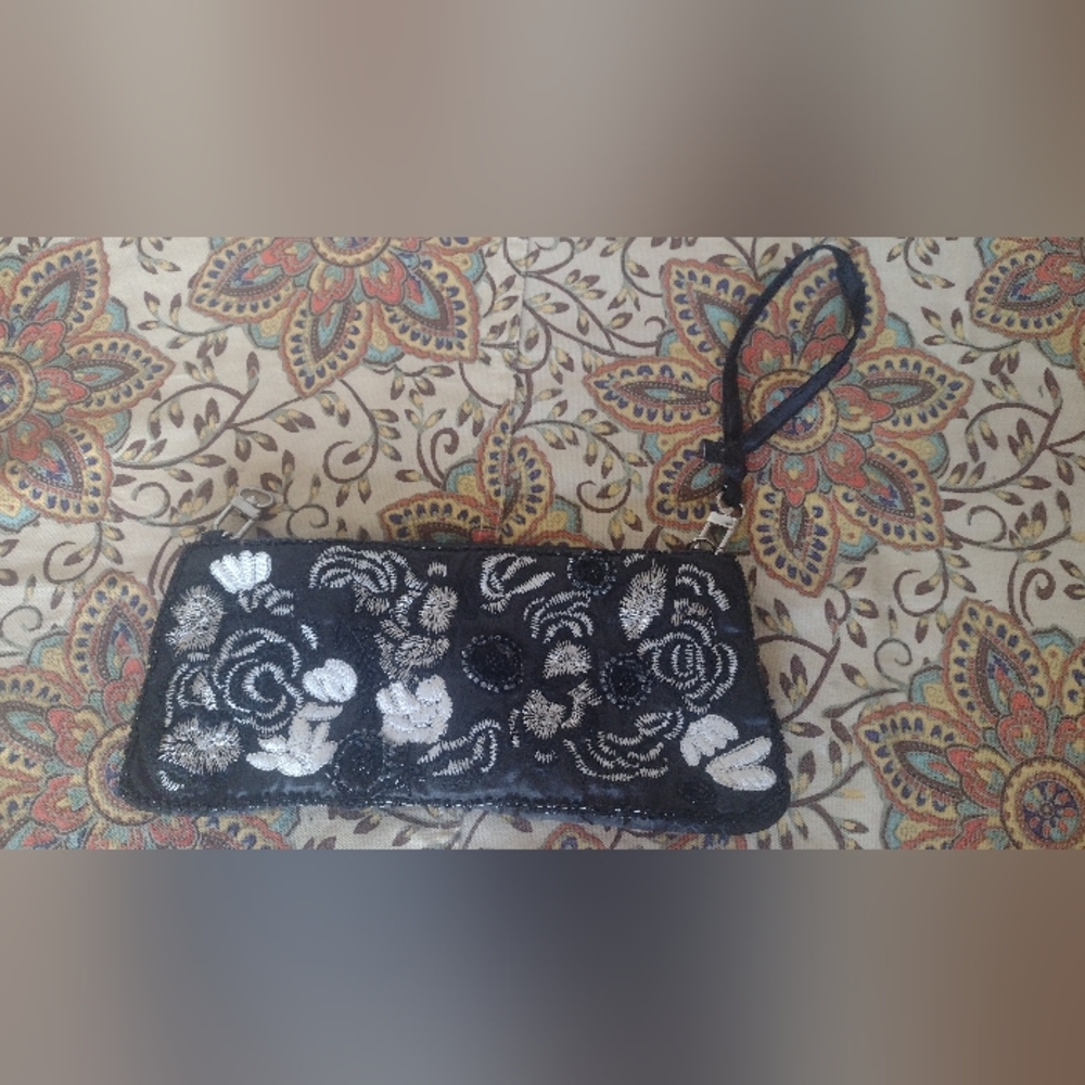 New York & Company Beaded Wrislet